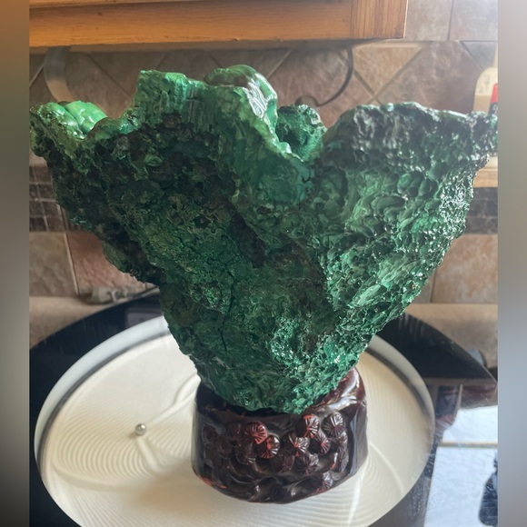 malachite,mineral crystal looks like has a vase like shape to it!One time offer - Picture 4 of 13